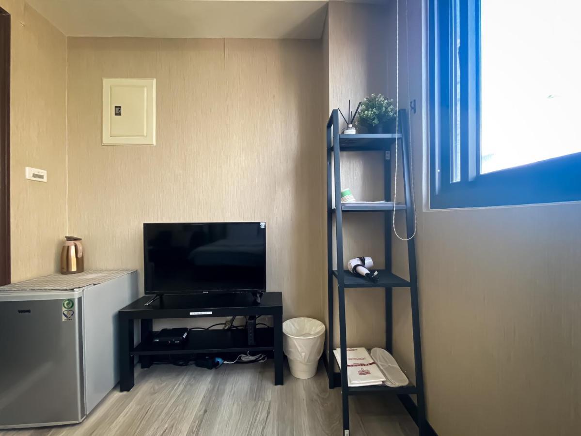 長月居 Apartment Đài Trung Ngoại thất bức ảnh